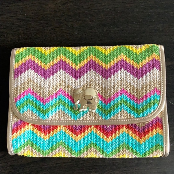 Lilly Pulitzer chevron elephant clutch (rare) - Picture 1 of 4